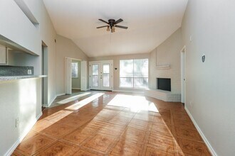 5210 Kristen Ct in Spring, TX - Building Photo - Building Photo