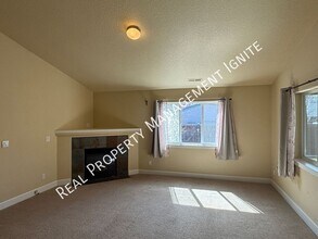 20633 Couples Ln in Bend, OR - Building Photo - Building Photo