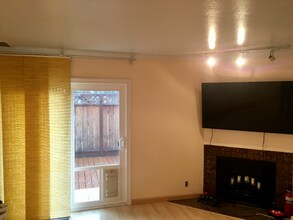 447 Oak Ave in Redwood City, CA - Building Photo - Building Photo