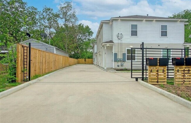 property at 4512 Brinkley St