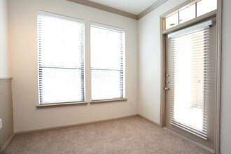 Camden Heights in Houston, TX - Building Photo - Interior Photo