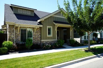 407 W Pavilion Ln in Meridian, ID - Building Photo - Building Photo