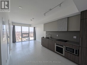 19-2719 Western Battery Rd in Toronto, ON - Building Photo - Building Photo