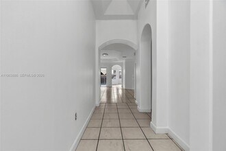 11270 NW 48th Terrace in Doral, FL - Building Photo - Building Photo