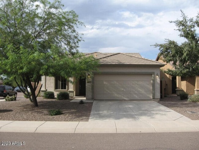 property at 466 E Yellow Wood Ave