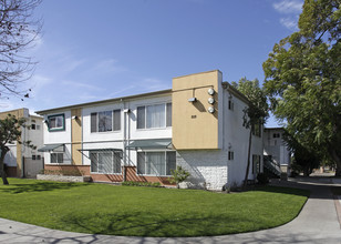 Wakeham-Grant Apartments in Santa Ana, CA - Building Photo - Building Photo