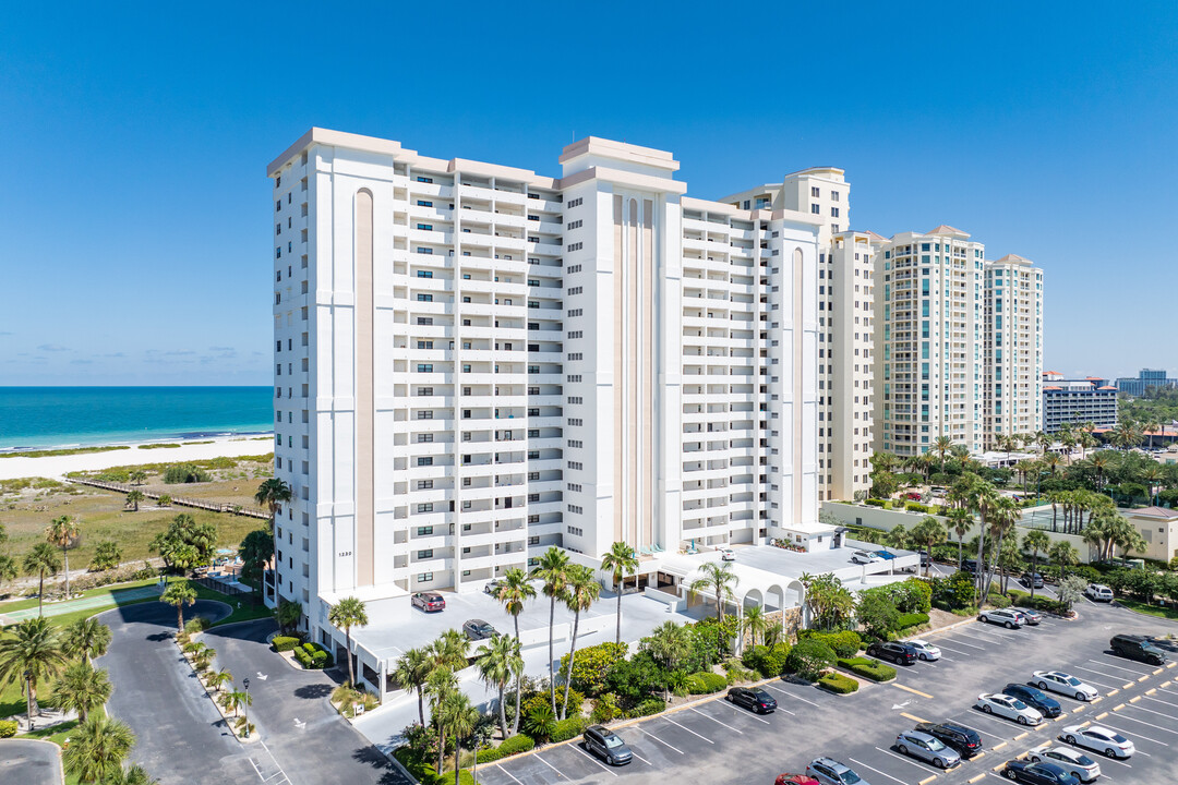 Landmark Towers in Clearwater, FL - Foto de edificio