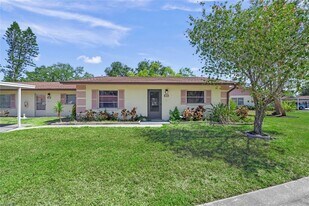 4614 Tippecanoe Trail in Sarasota, FL - Building Photo
