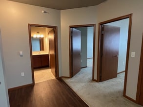 2107 N Highland Ave in New Ulm, MN - Foto de edificio - Building Photo