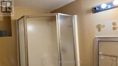 215 Thurman Cir in London, ON - Building Photo - Building Photo