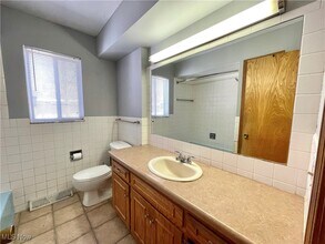 1858 Cromwell Dr in Akron, OH - Building Photo - Building Photo