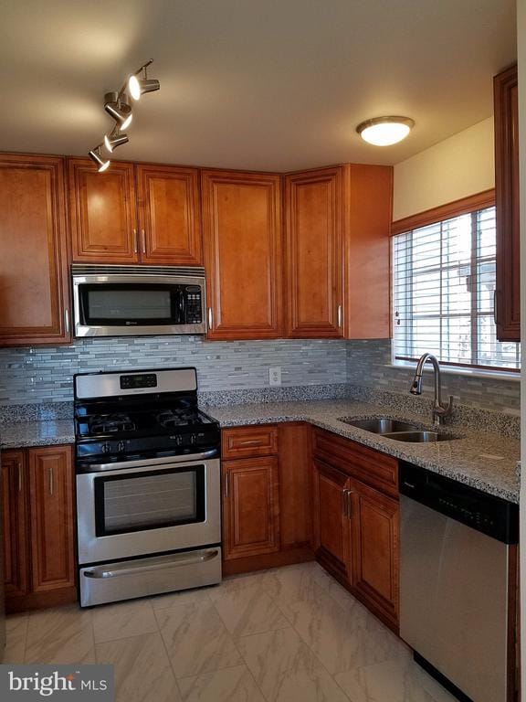 14210 Autumn Cir in Centreville, VA - Building Photo - Building Photo