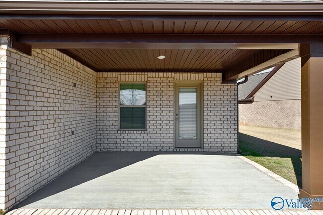 213 Shubert Dr in Hazel Green, AL - Building Photo - Building Photo