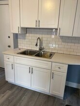 2233 N Southport Ave-Unit -2R in Chicago, IL - Building Photo - Building Photo