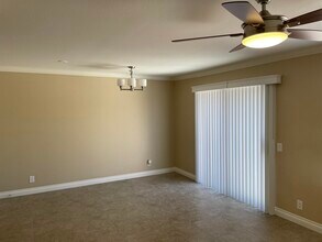 43376 Cook St in Palm Desert, CA - Foto de edificio - Building Photo