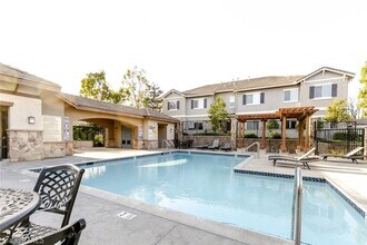 2727 Night Jasmine Dr in Simi Valley, CA - Building Photo - Building Photo