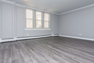 7147 S Jeffery Blvd in Chicago, IL - Building Photo - Building Photo