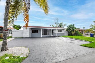 2231 N 58th Ave in Hollywood, FL - Building Photo - Building Photo