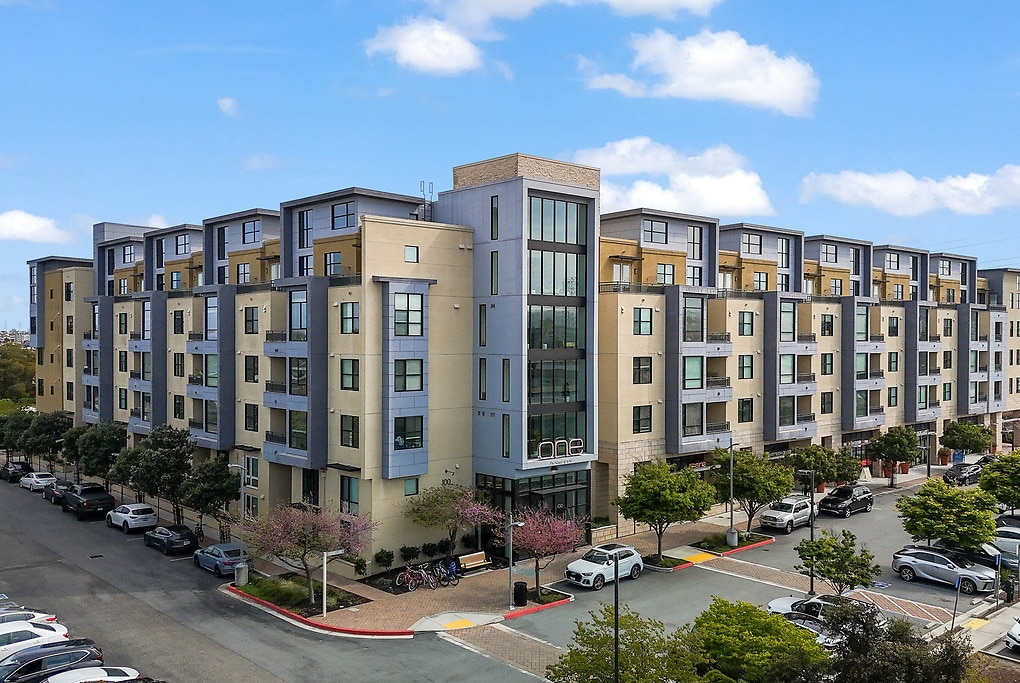 One Hundred Grand in Foster City, CA - Building Photo