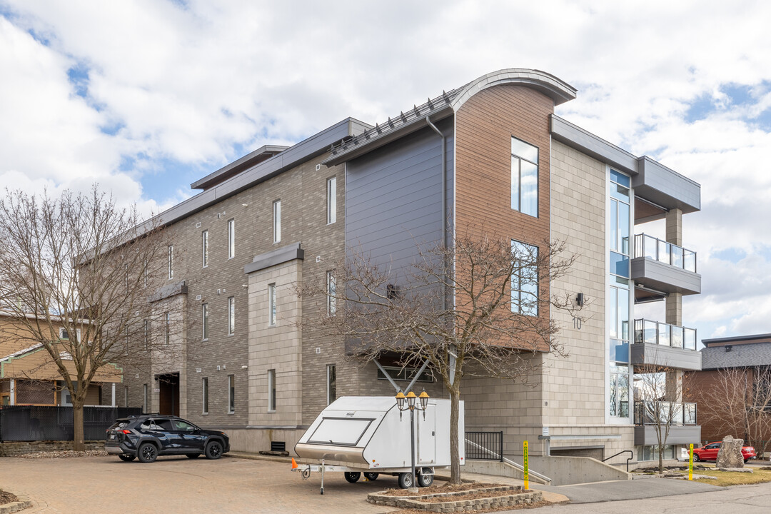 10 Boudria St in Gatineau, QC - Building Photo