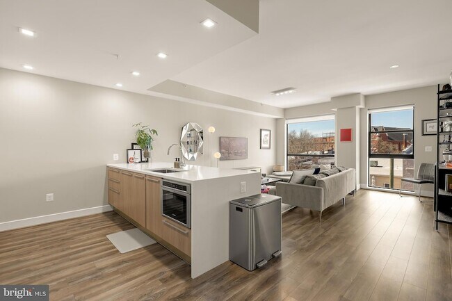 1628 11th St NW, Unit 308 in Washington, DC - Building Photo - Building Photo