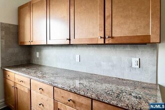 855 Broad in Ridgefield, NJ - Building Photo - Building Photo