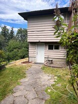 19857 Hamilton Ct NE in Poulsbo, WA - Building Photo