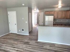 308 E Elcliff Rd in Spokane, WA - Building Photo - Building Photo