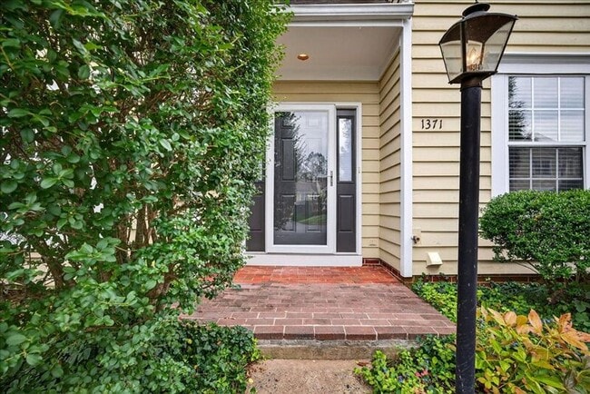 1371 Le Parc Terrace in Charlottesville, VA - Building Photo - Building Photo