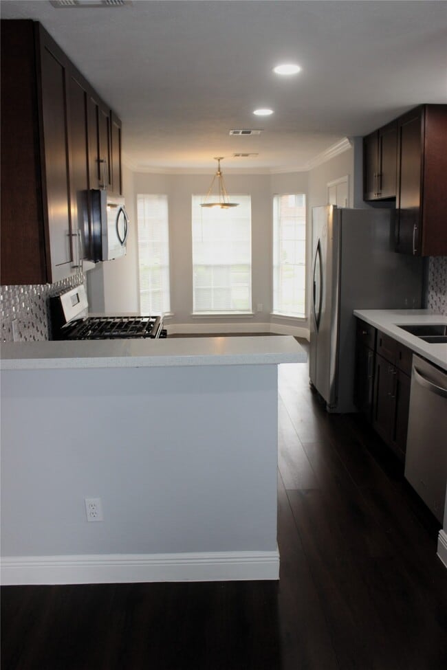 property at 1914 Wildwood Ridge Dr