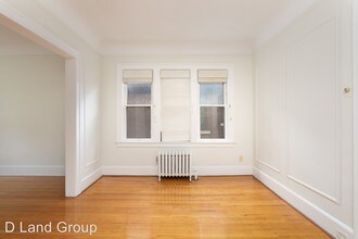 825 Beaconsfield Ave in Grosse Pointe Park, MI - Building Photo - Building Photo