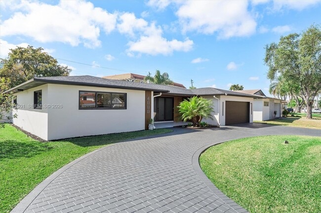 4000 N Circle Dr in Hollywood, FL - Building Photo - Building Photo