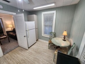 110 Downing St in New Smyrna Beach, FL - Building Photo - Building Photo