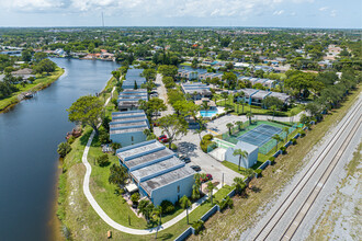 Point at Delray Condominiums in Delray Beach, FL - Building Photo - Building Photo