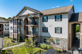 Four Pointe in Columbus, OH - Foto de edificio - Building Photo