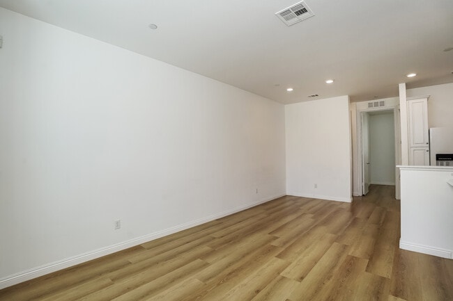 7235 Cedar Rd in Los Angeles, CA - Building Photo - Building Photo