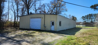 1347 US 17 S in Elizabeth City, NC - Building Photo