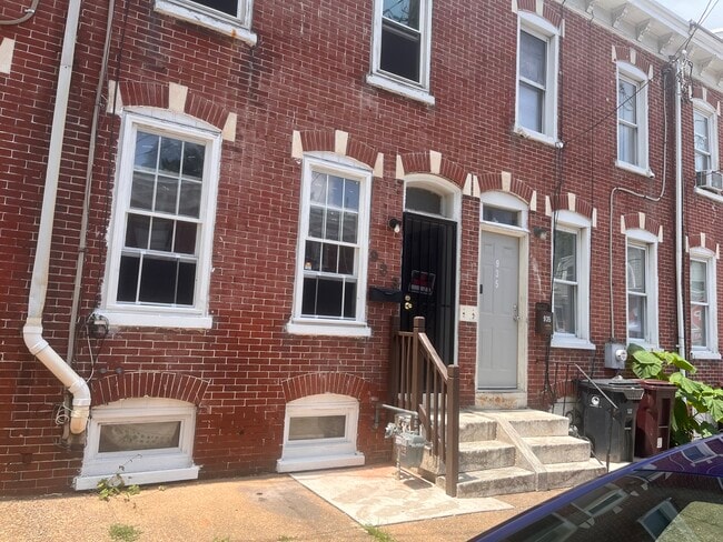property at 933 N Pine St