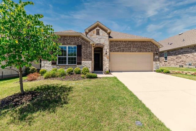 2801 Gillingham Ln in McKinney, TX - Building Photo