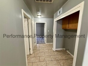 326 Beardsley Ave in Bakersfield, CA - Building Photo - Building Photo