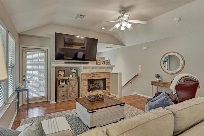 property at 87 Woodlily Pl