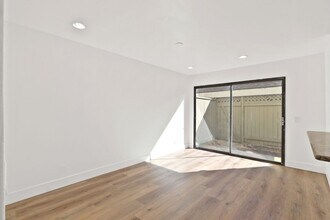 5 Starfish Ct in Newport Beach, CA - Building Photo - Building Photo