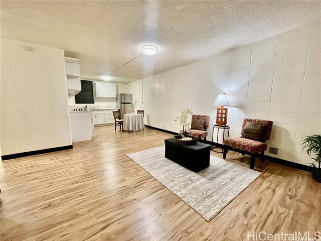 94-054 Leolua St in Waipahu, HI - Building Photo - Building Photo