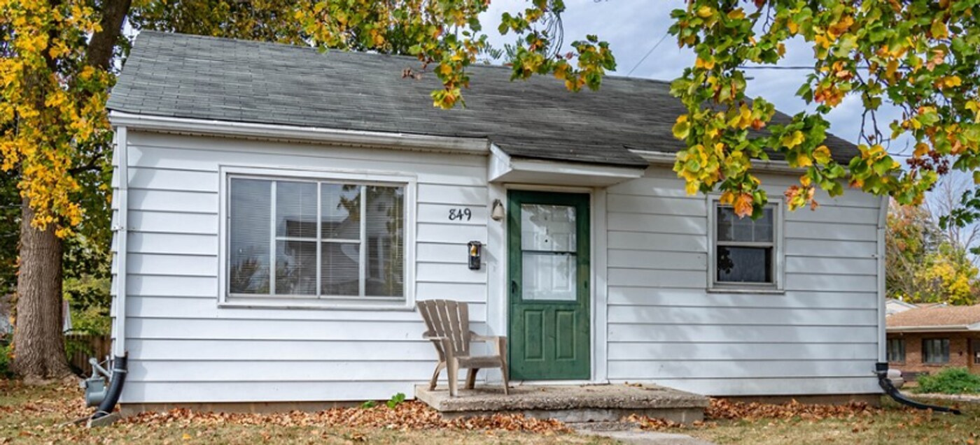 849 S Illinois St in Decatur, IL - Building Photo
