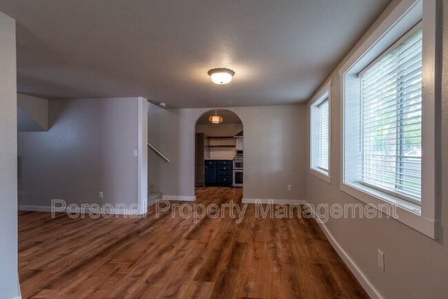 401 W McLoughlin Blvd in Vancouver, WA - Building Photo - Building Photo