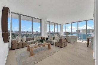 9201 E Bay Harbor Dr in Bay Harbor Islands, FL - Building Photo - Building Photo