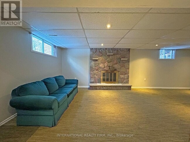 63 Centre St E in Richmond Hill, ON - Building Photo - Building Photo