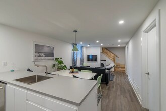 150 Meadowlands Dr W in Ottawa, ON - Building Photo - Building Photo