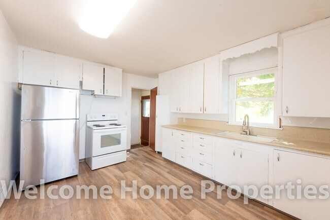 property at 109 SW 5th St