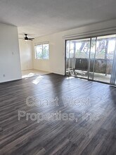 1810 Broadway St in Oceanside, CA - Foto de edificio - Building Photo